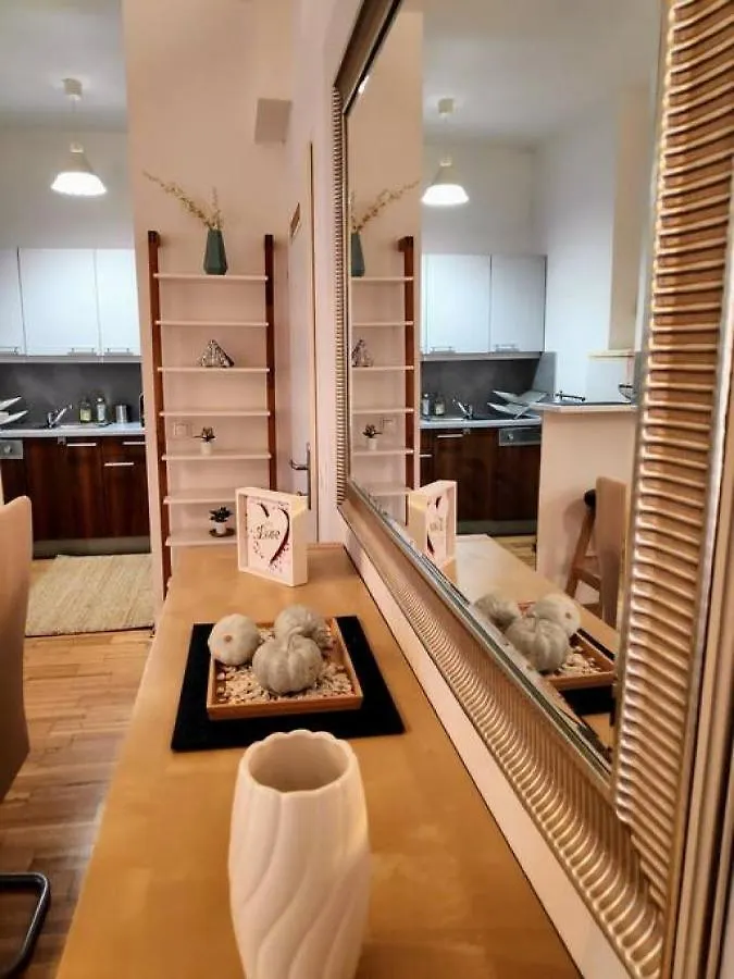 Nd Exquisites Wundervolles Ruhiges Terrassenapartment Mit Garage Vienna 0*,  Austria