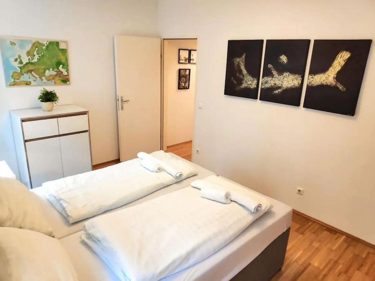 Nd Exquisites Wundervolles Ruhiges Terrassenapartment Mit Garage Vienna Apartment