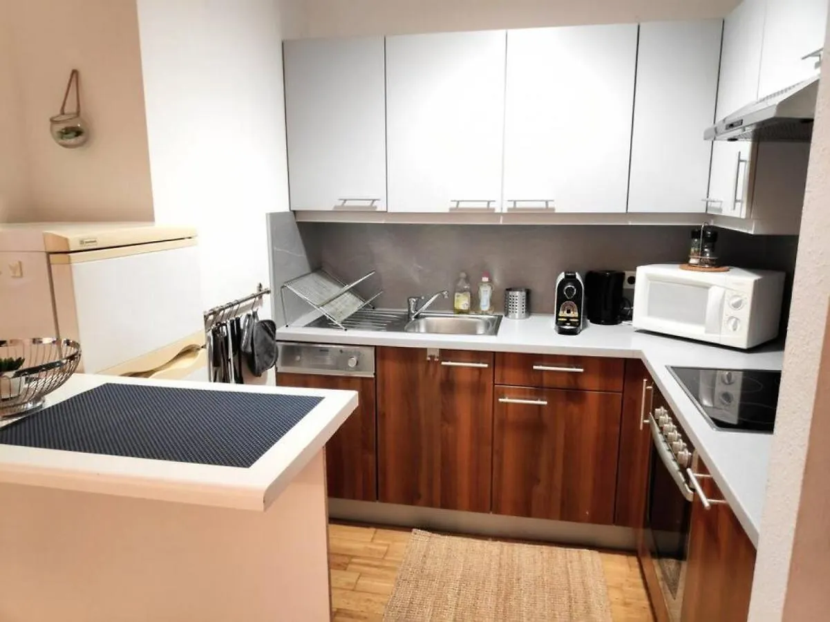 Nd Exquisites Wundervolles Ruhiges Terrassenapartment Mit Garage Vienna Apartment